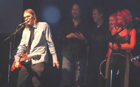 Moe accepts the CASBY Lifetime Achievement Award, as the others look on jubilantly (l-r): Moe Brad, Dave, Kris, Renee.  Photo by Lanny Pizzingrilli